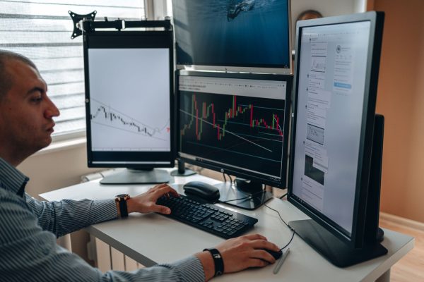 XLENCE MetaTrader 5 – Advanced Trading Platform for Modern Traders